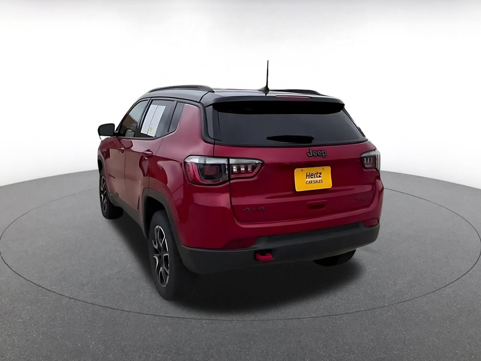 Used 2025 Jeep Compass Trailhawk AWD/4WD image 9