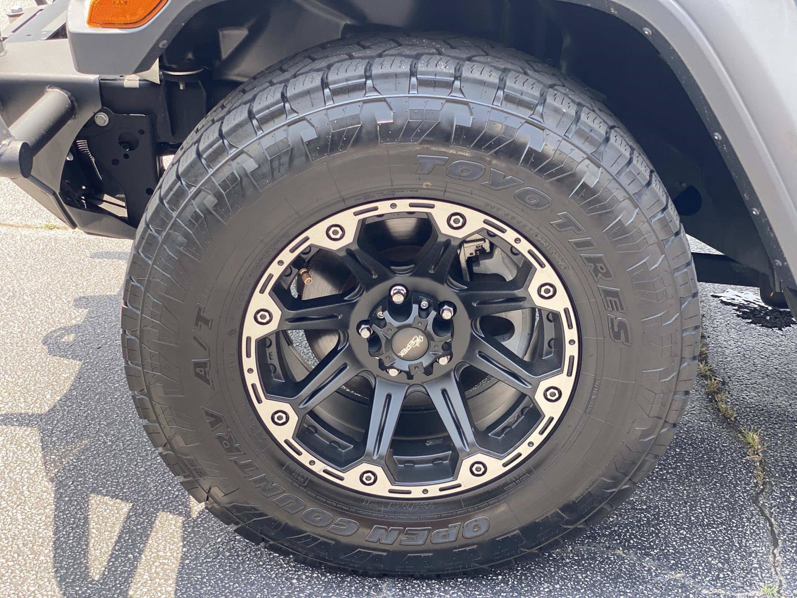 Used 2018 Jeep Wrangler Unlimited Sport AWD/4WD image 11