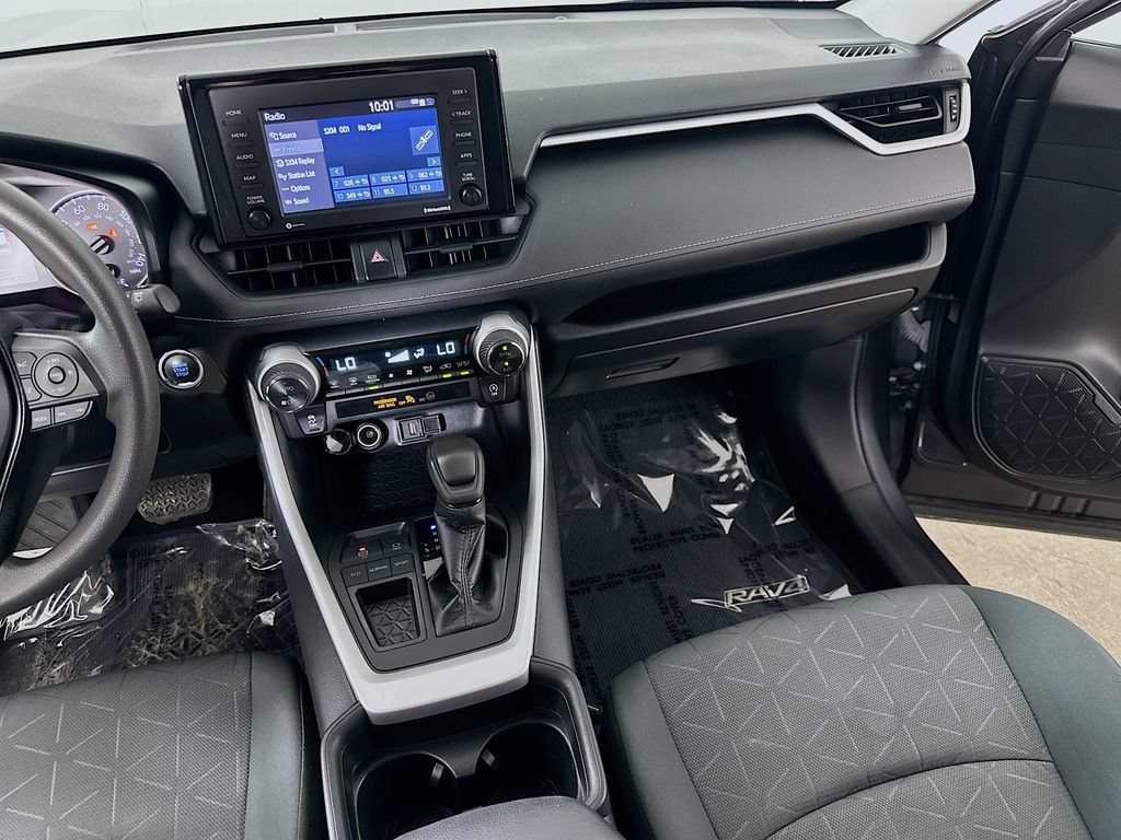 Used 2021 Toyota RAV4 XLE FWD image 19