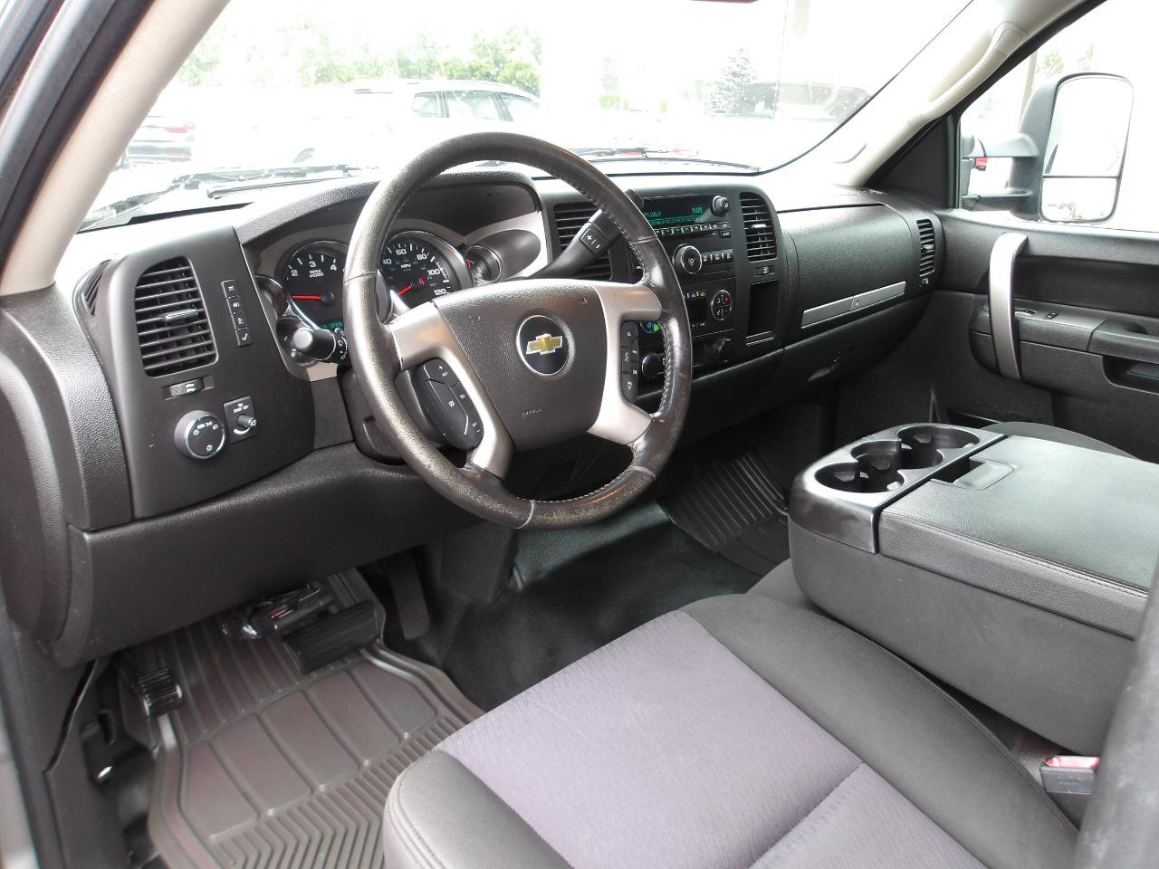 Used 2013 Chevrolet Silverado 1500 LT w/ All-Star Edition AWD/4WD image 9