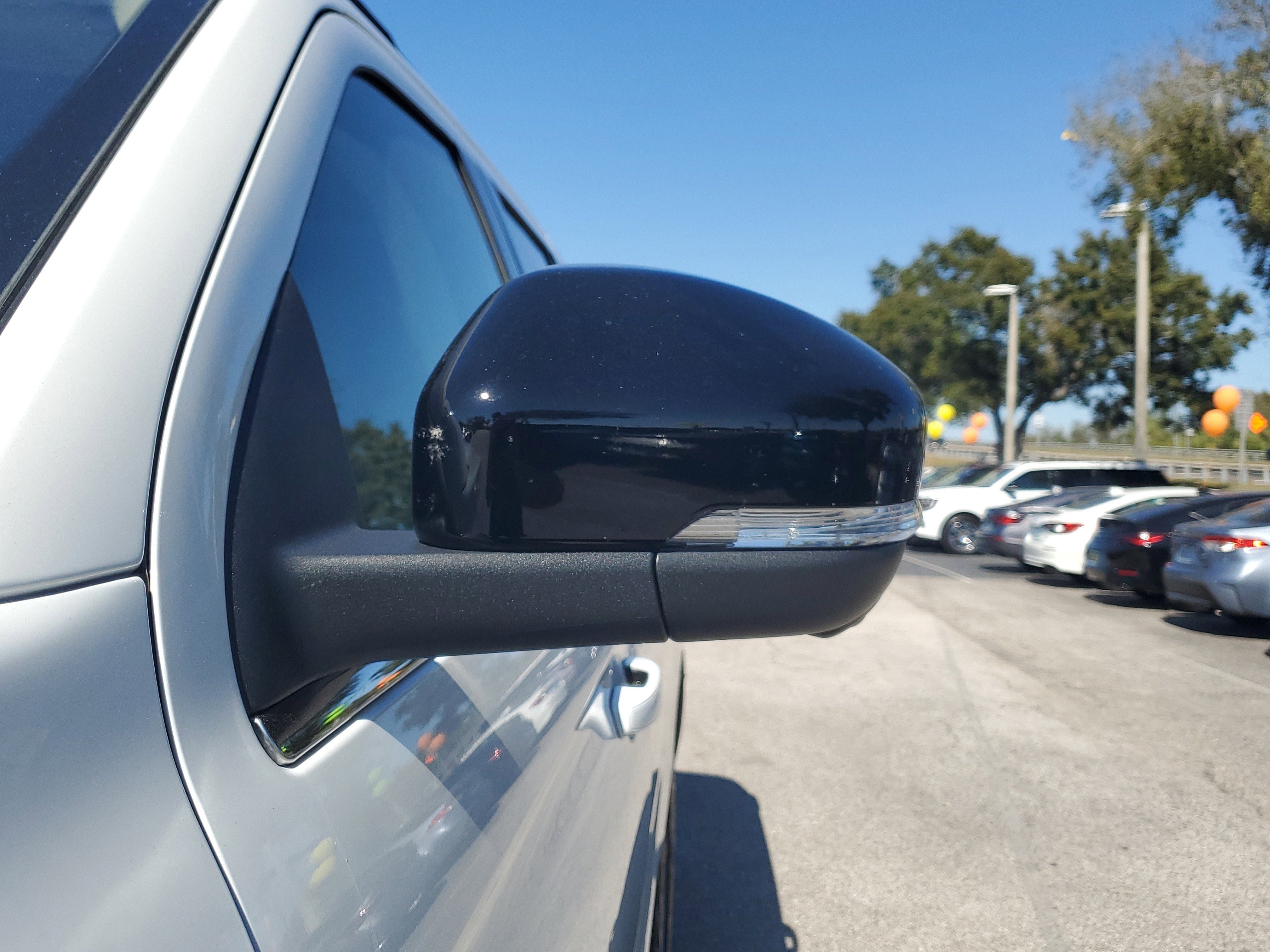 Certified 2025 Ford Expedition Active image 4