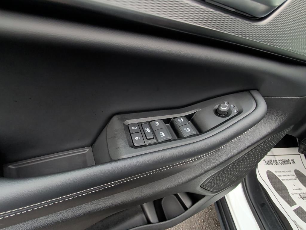 Used 2024 Jeep Grand Cherokee Altitude image 12