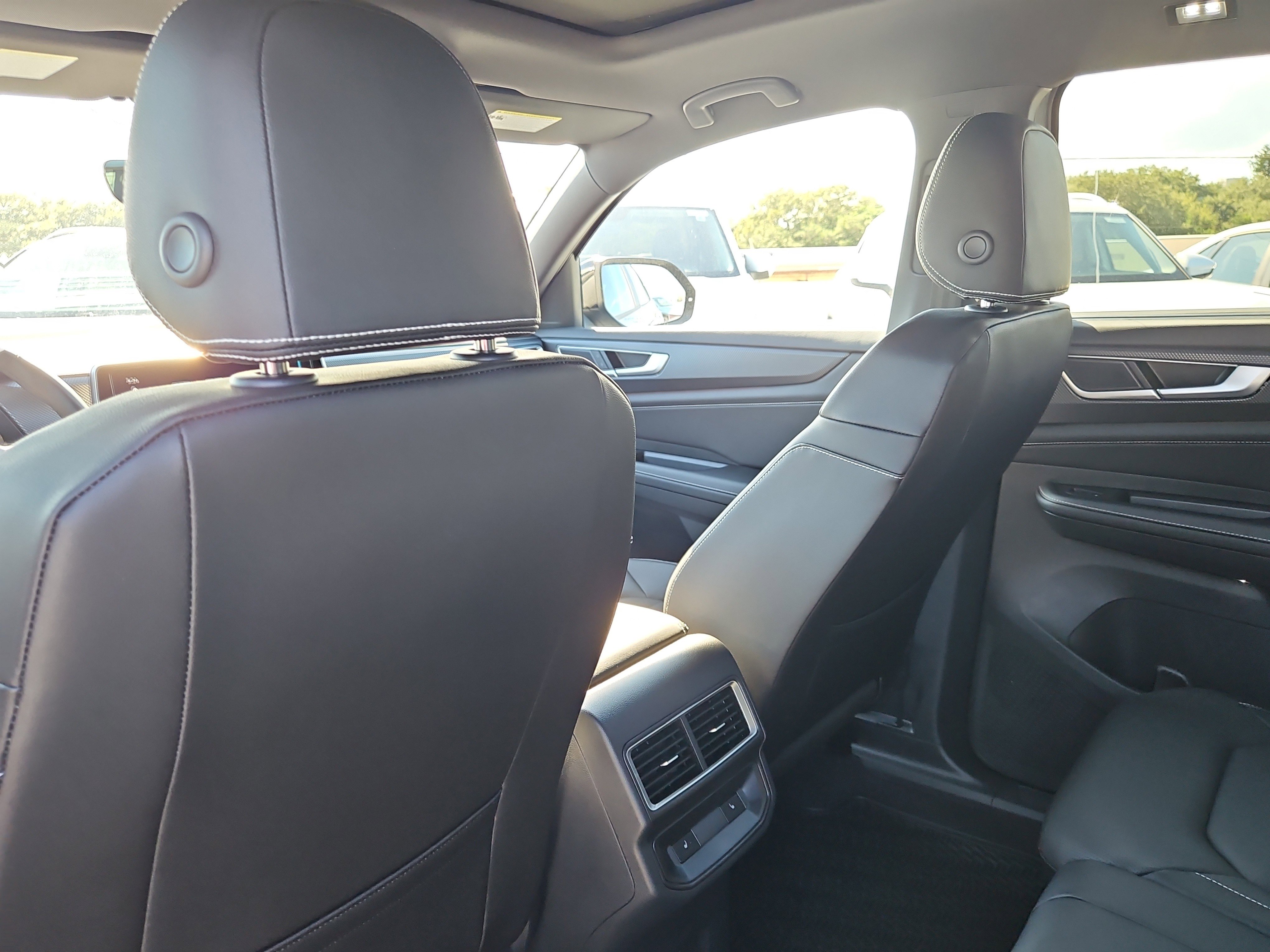 New 2026 Volkswagen Atlas Cross Sport SEL R-Line image 11