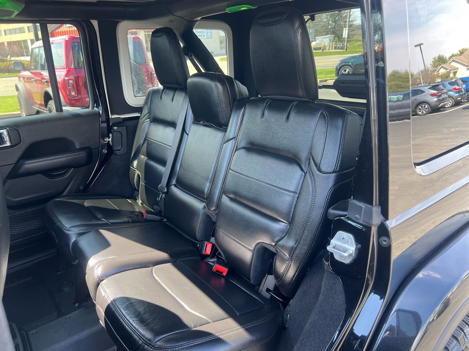 Used 2020 Jeep Wrangler Unlimited Sahara image 43