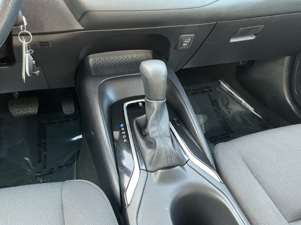 Used 2025 Toyota Corolla LE FWD image 12