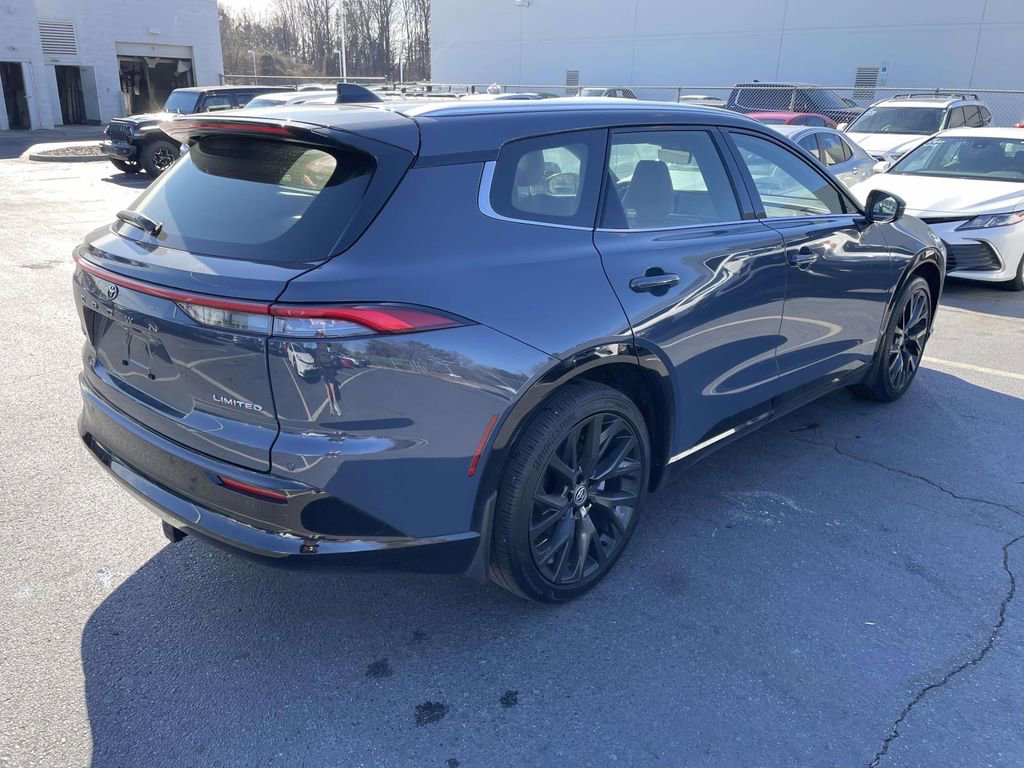 Used 2025 Toyota Crown Signia image 10