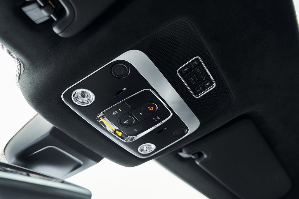 Used 2025 Bentley Flying Spur Plug-In Hybrid image 91