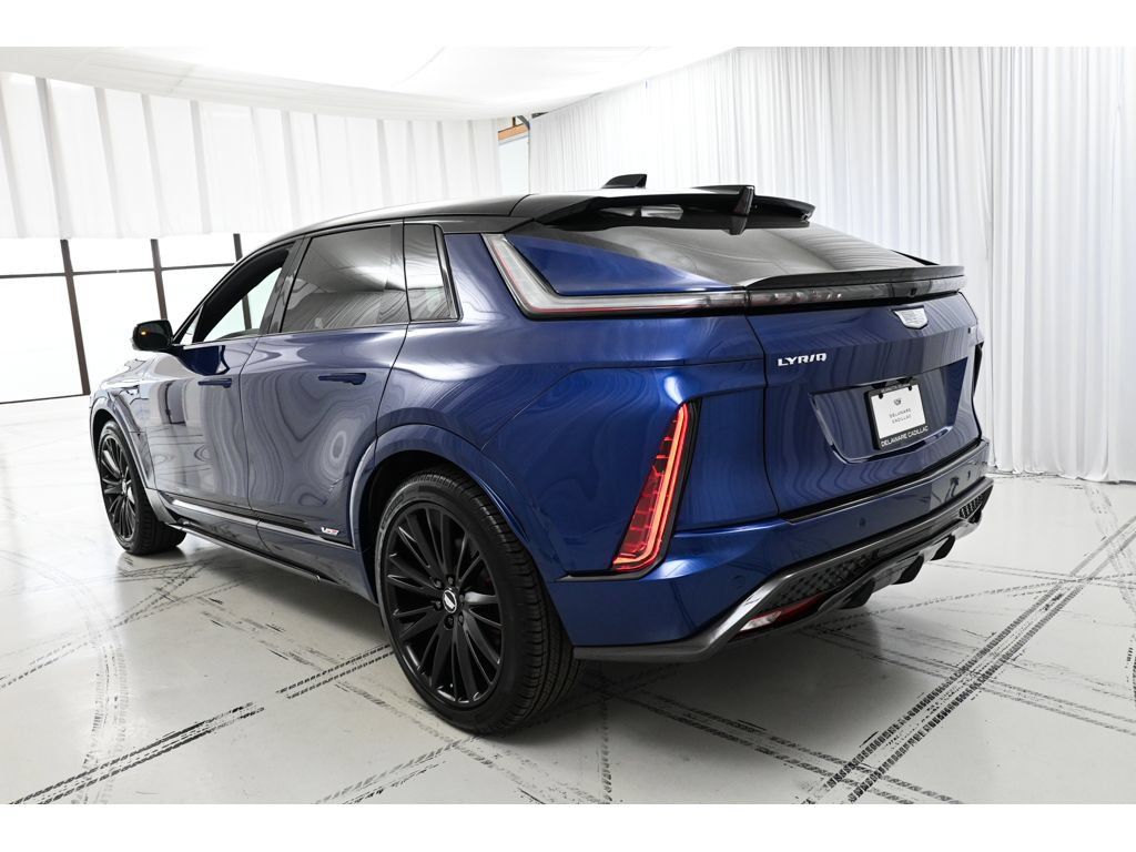New 2026 Cadillac Lyriq V w/ Exterior Carbon Fiber Package AWD/4WD image 5