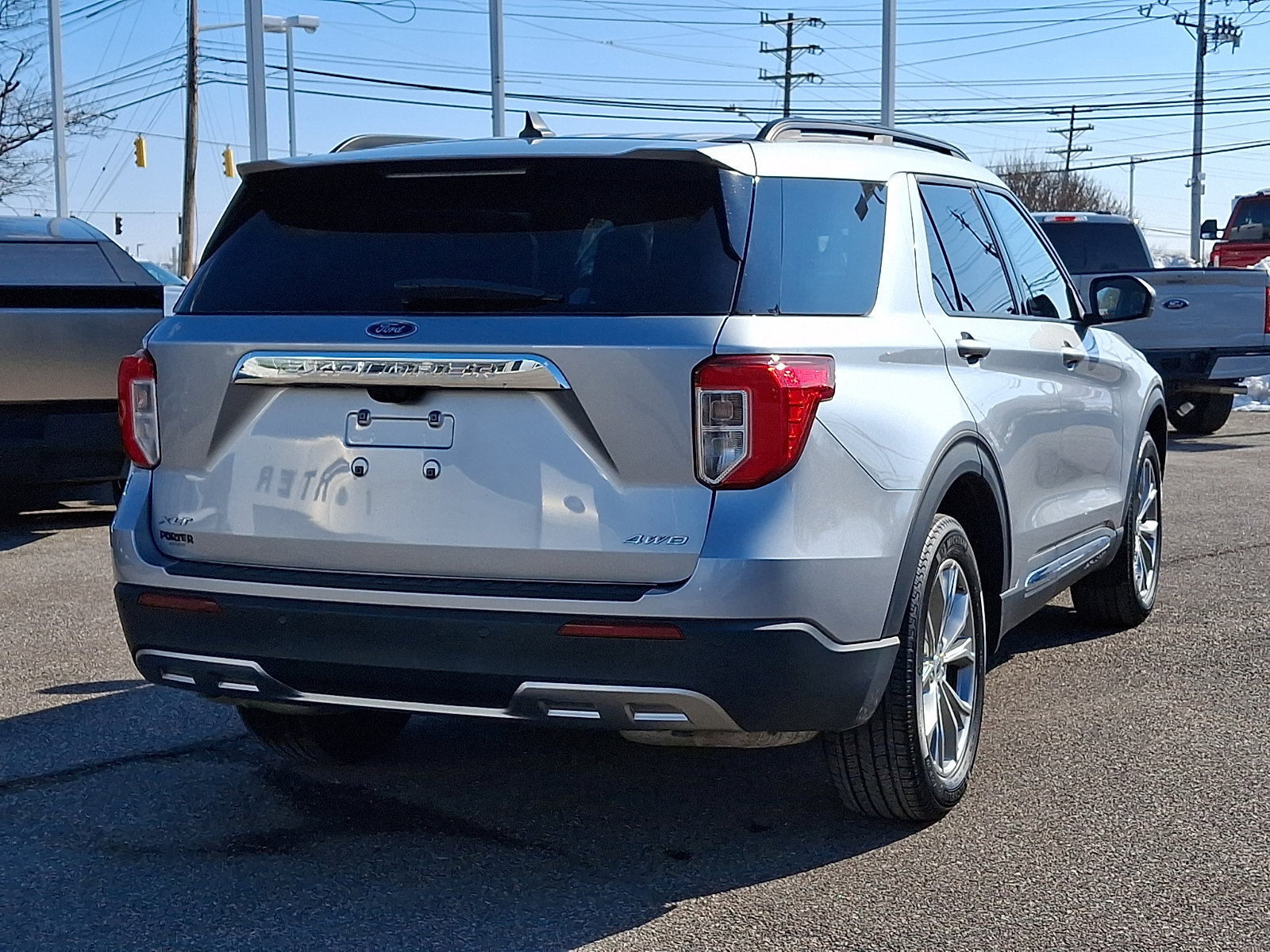 Certified 2022 Ford Explorer XLT w/ Equipment Group 202A image 10