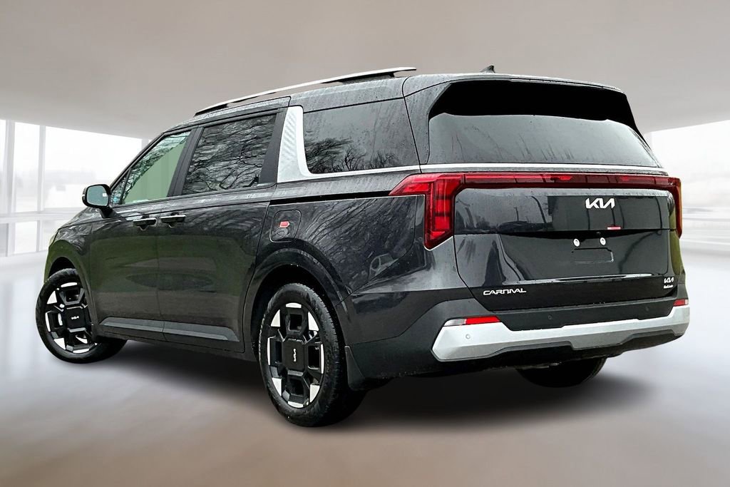 New 2026 Kia Carnival EX FWD image 3