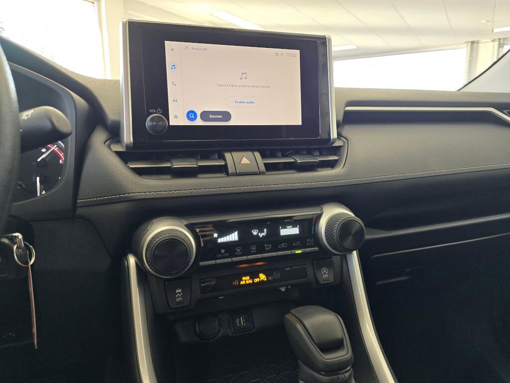 Used 2025 Toyota RAV4 LE image 29