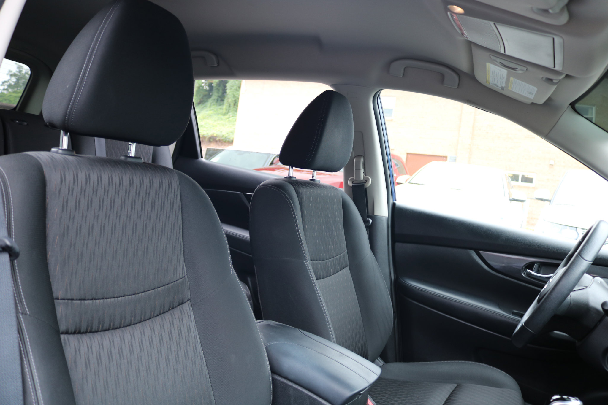 Used 2019 Nissan Rogue SV image 43