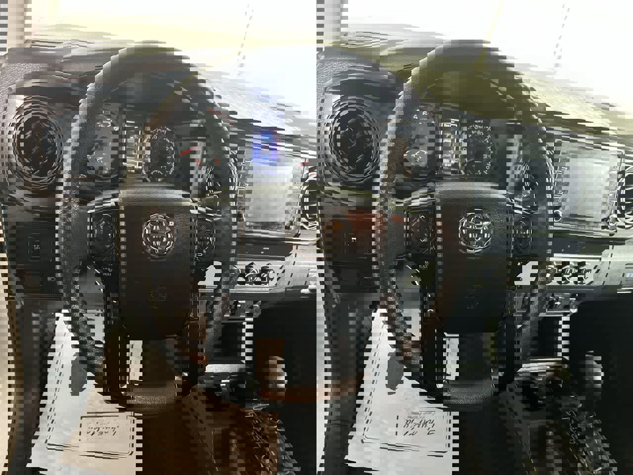 Used 2022 Toyota Tacoma SR image 16