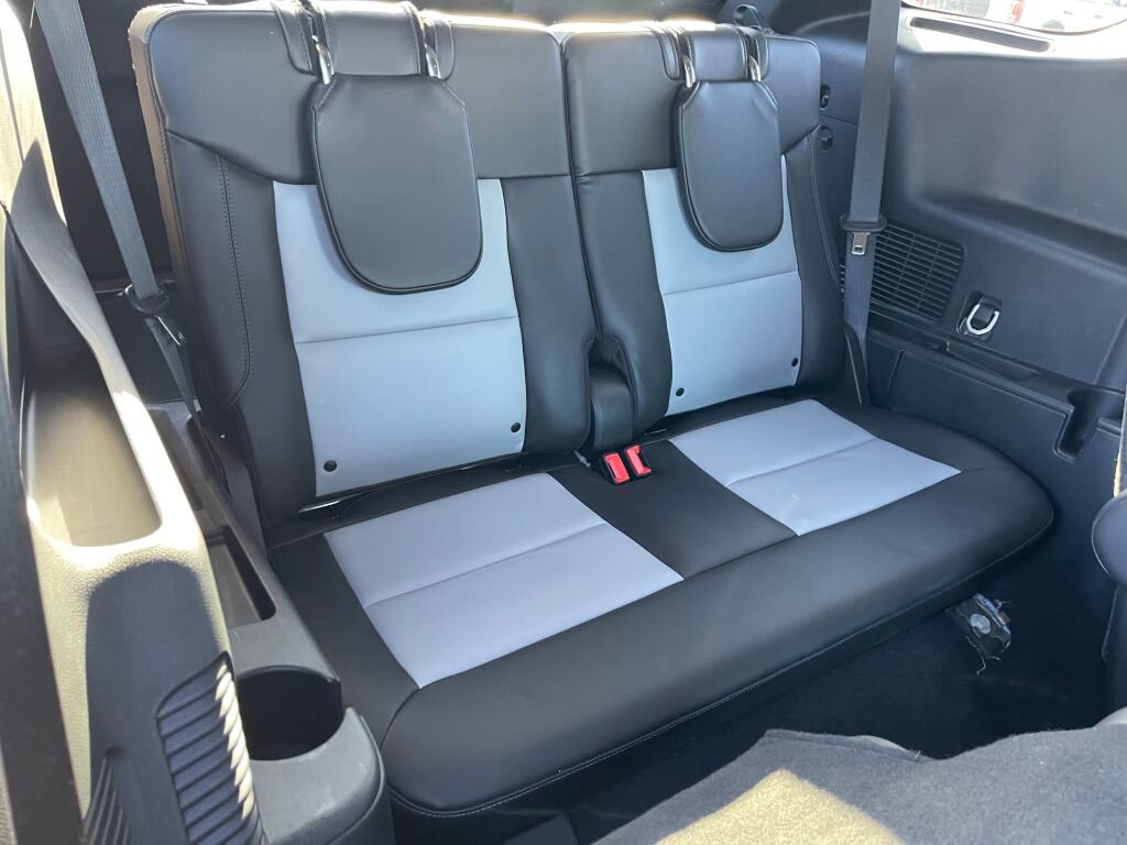 Used 2023 Ford Explorer XLT w/ Equipment Group 202A image 21