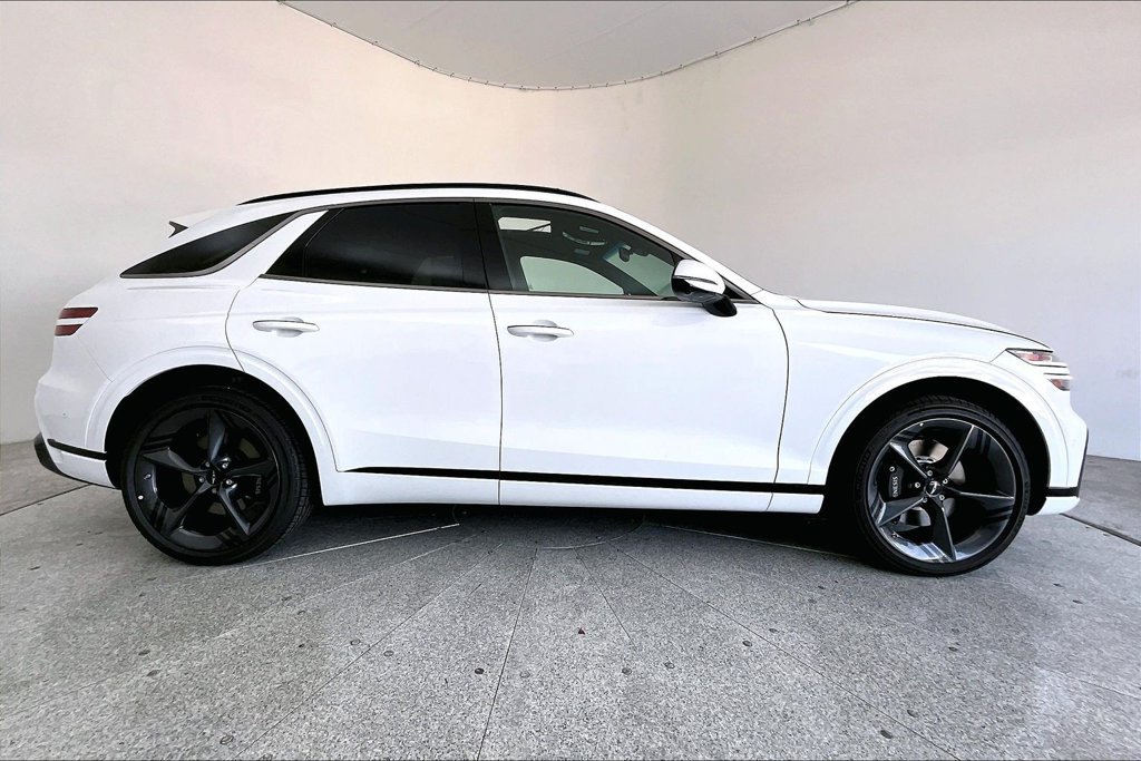 New 2026 Genesis GV70 2.5T Sport Prestige w/ G1 Accessory Package AWD/4WD image 8