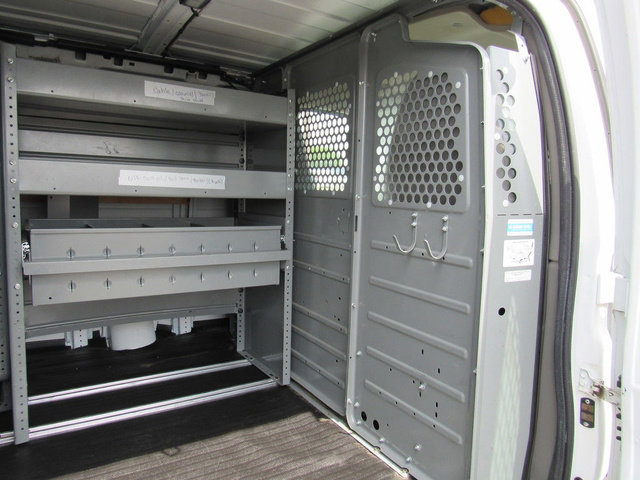 Used 2015 Chevrolet Express 2500 RWD image 17