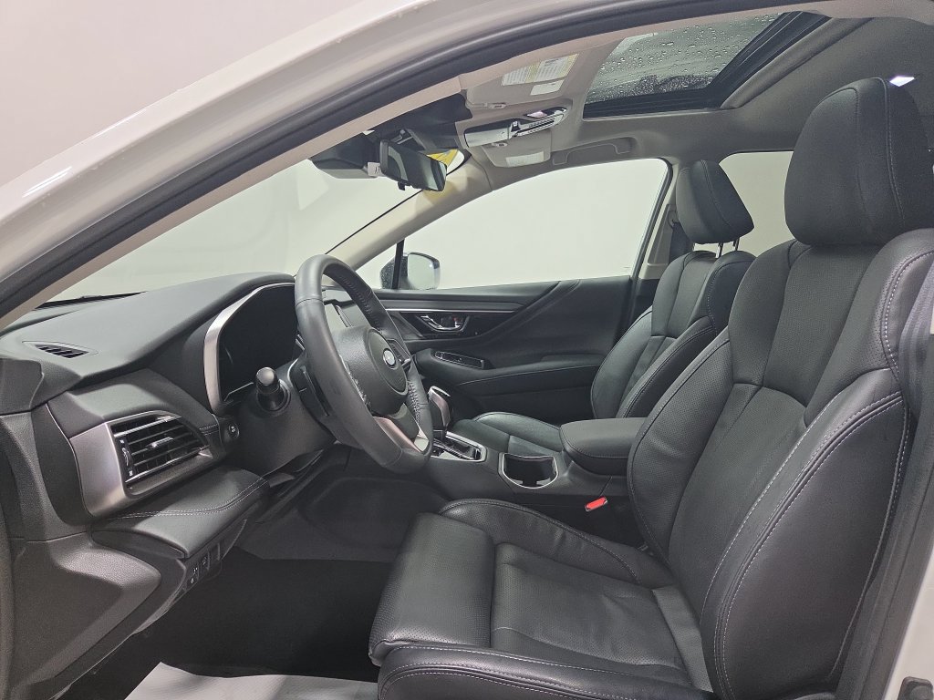 Used 2025 Subaru Outback Touring XT AWD/4WD image 3