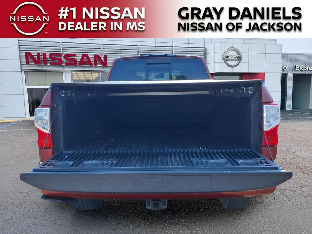 Used 2018 Nissan Titan SV w/ SV Convenience Package AWD/4WD image 9