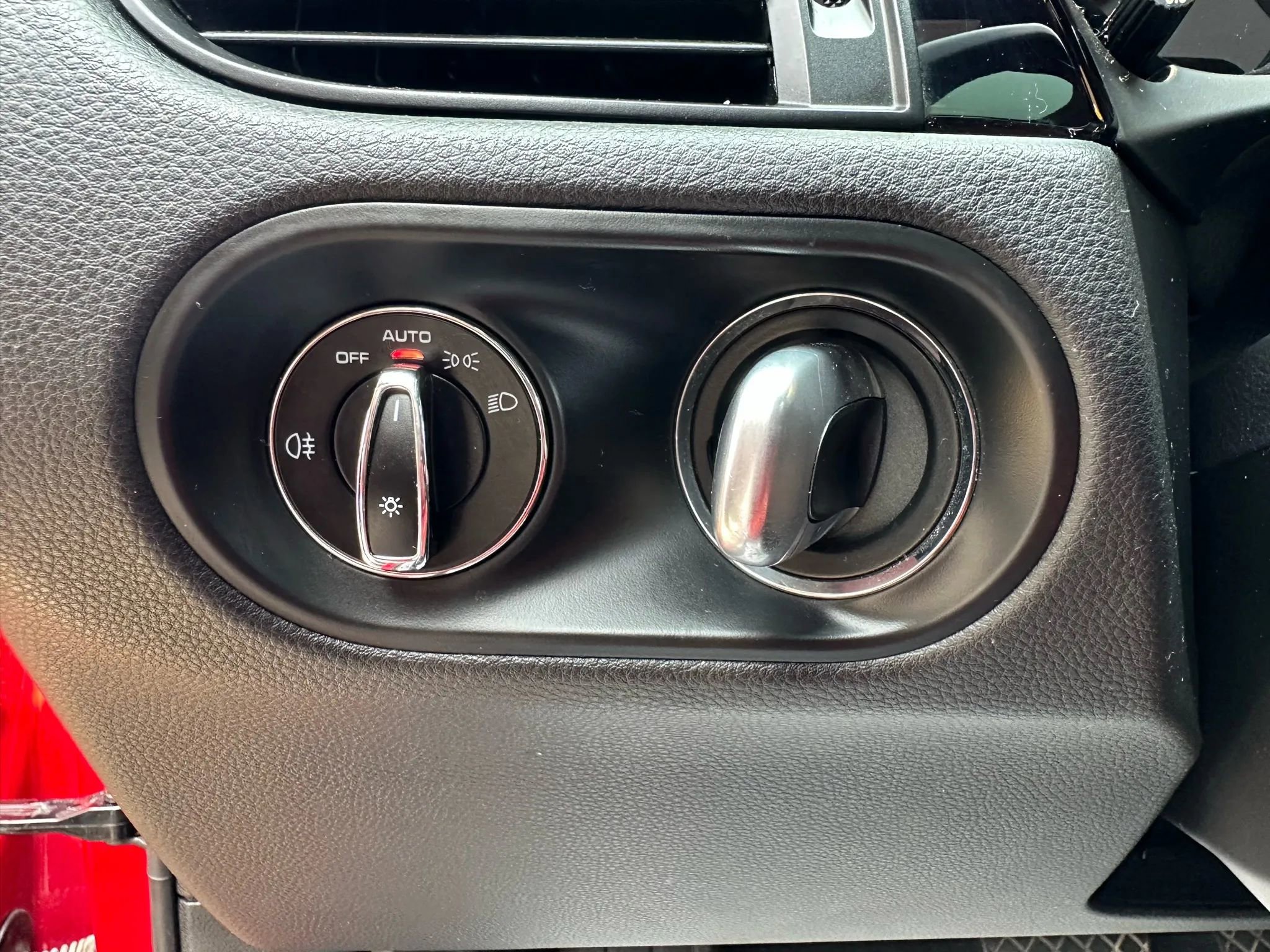 Used 2020 Porsche Macan S image 26