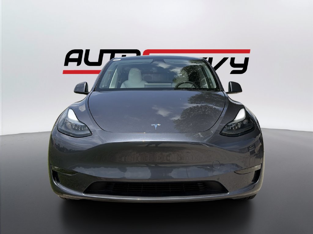 Used 2023 Tesla Model Y 2WD image 2