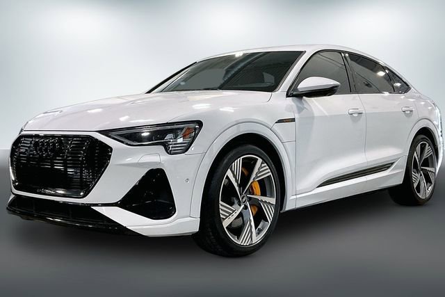 Used 2023 Audi e-tron Prestige w/ Prestige Package image 2