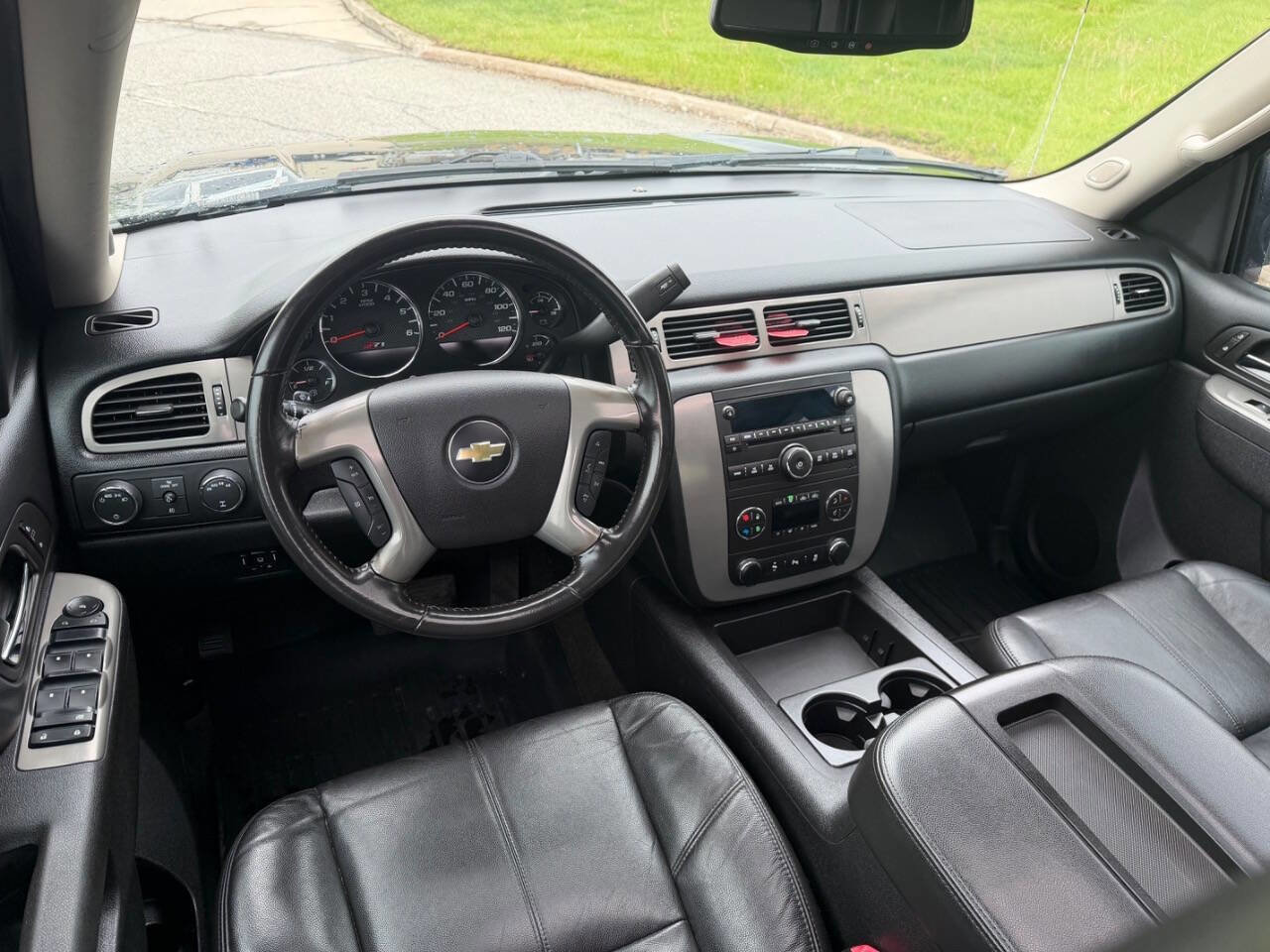 Used 2013 Chevrolet Avalanche LT w/ Suspension Package, Off-Road AWD/4WD image 12