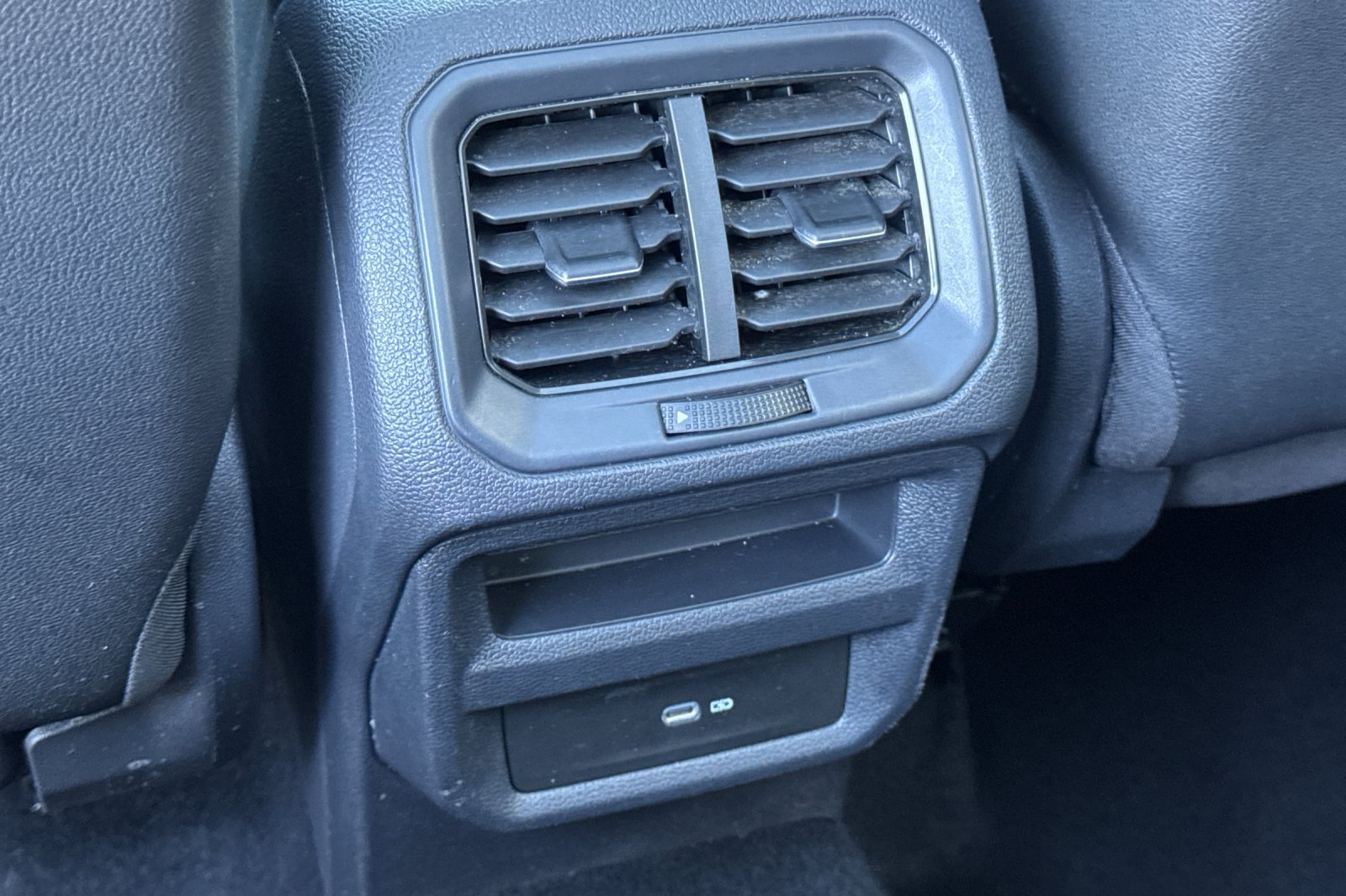 Used 2022 Volkswagen Taos SEL w/ Panoramic Sunroof Package FWD image 40