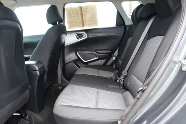 Used 2025 Kia Soul LX w/ LX Technology Package FWD image 13