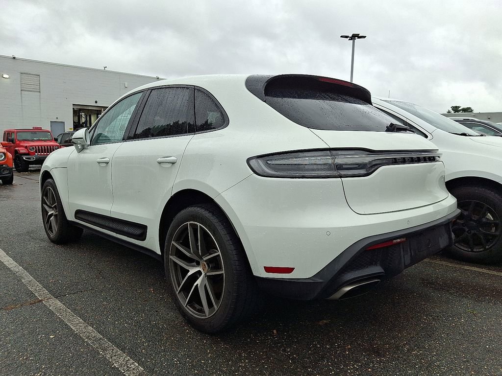Used 2023 Porsche Macan Turbo image 4