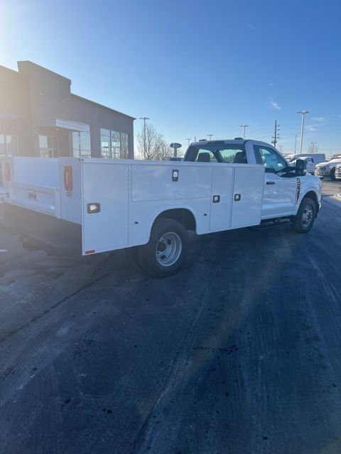 New 2026 Ford F350 XL w/ XL Chrome Package image 3