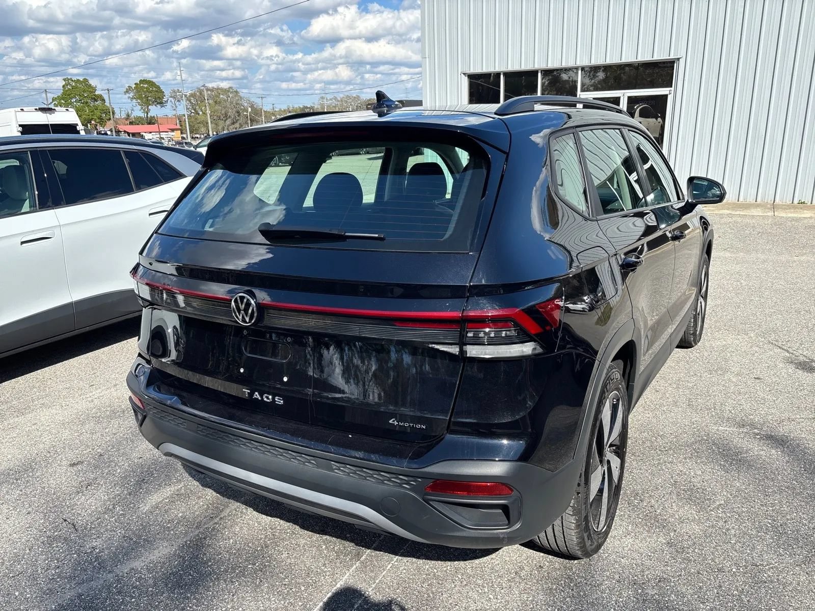 Used 2025 Volkswagen Taos S AWD/4WD image 9