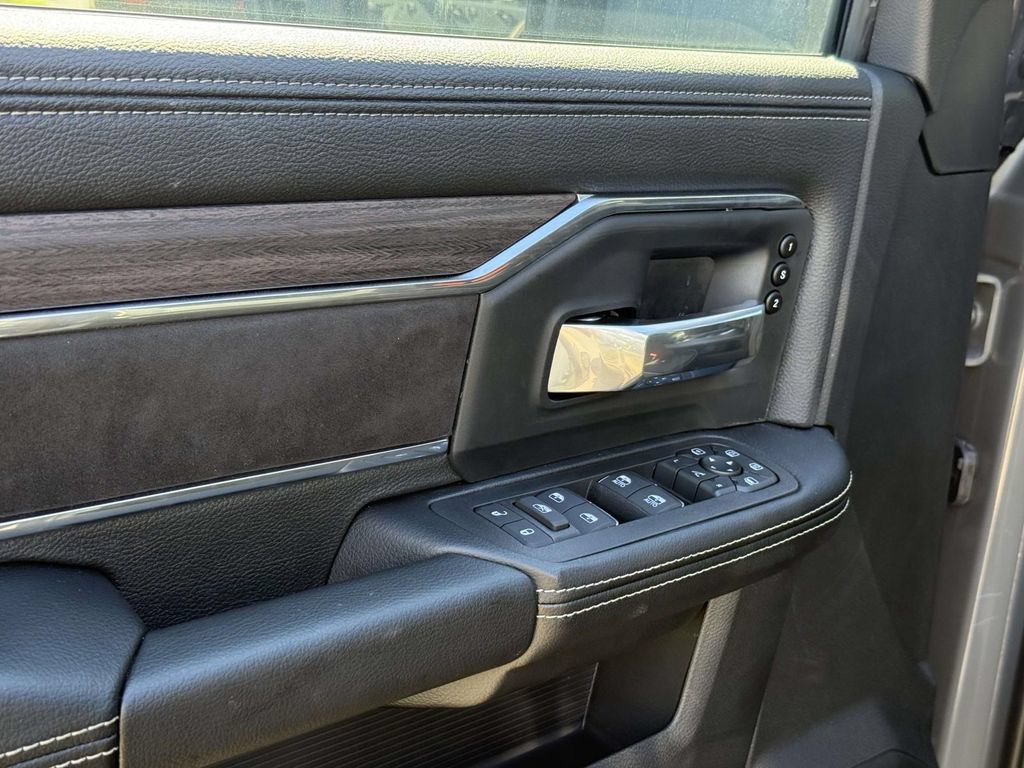 New 2026 RAM 3500 Laramie AWD/4WD image 32