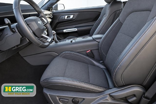 Used 2024 Ford Mustang Convertible RWD image 10