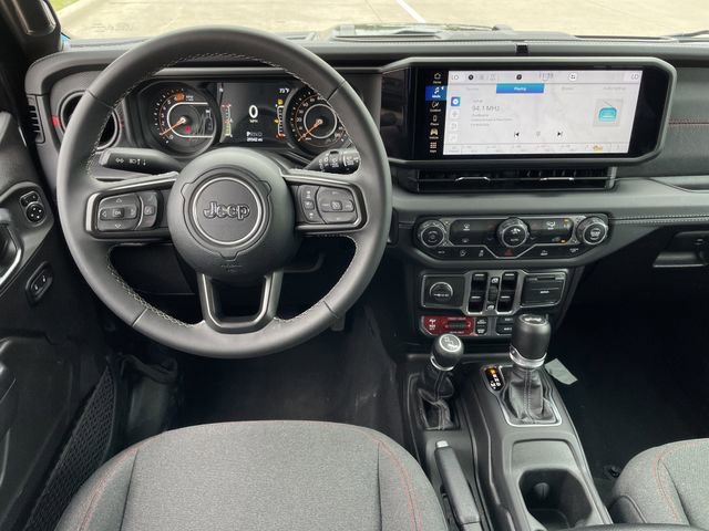 Used 2025 Jeep Wrangler Unlimited Rubicon AWD/4WD image 10