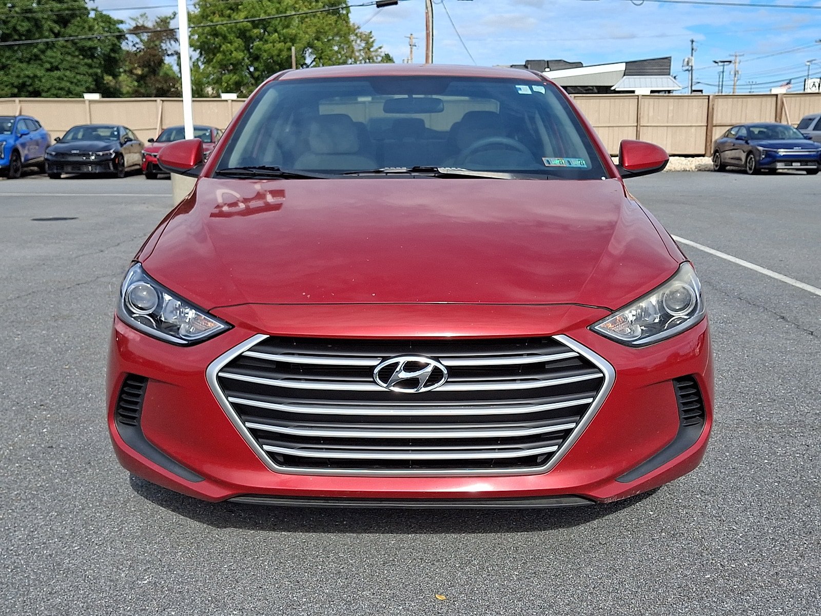 Used 2017 Hyundai Elantra SE FWD image 2