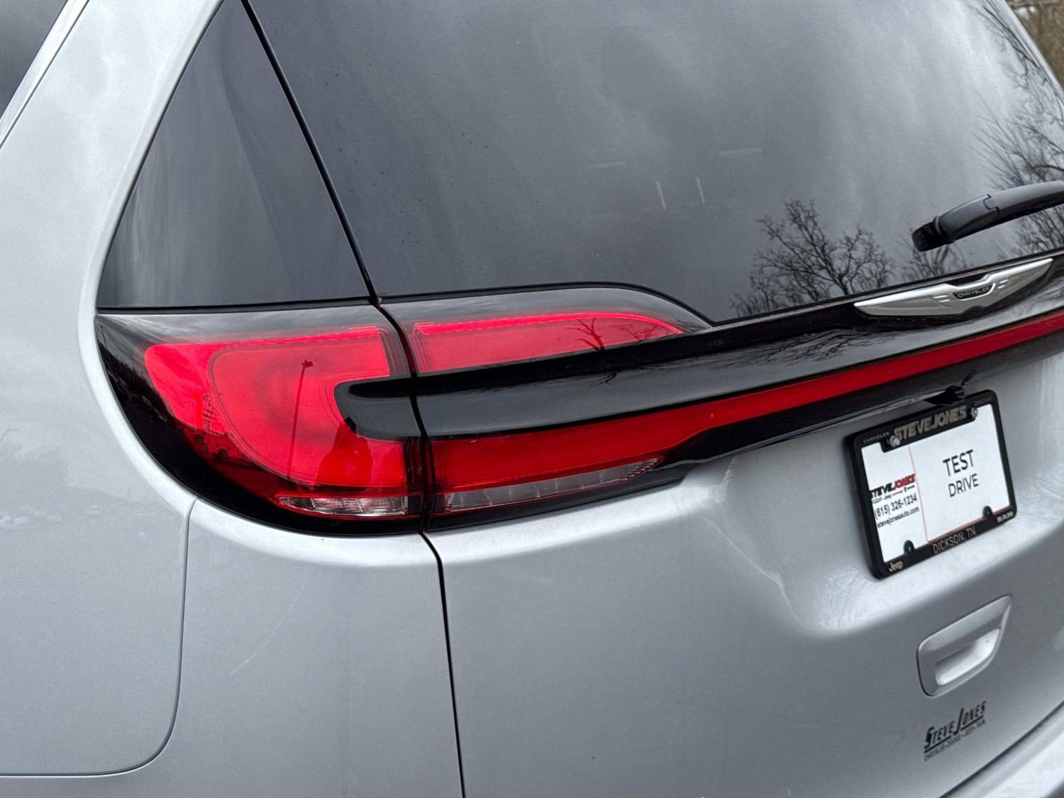 New 2026 Chrysler Pacifica Limited FWD image 12