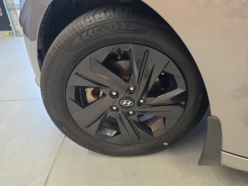 Used 2022 Hyundai Elantra SEL FWD image 33