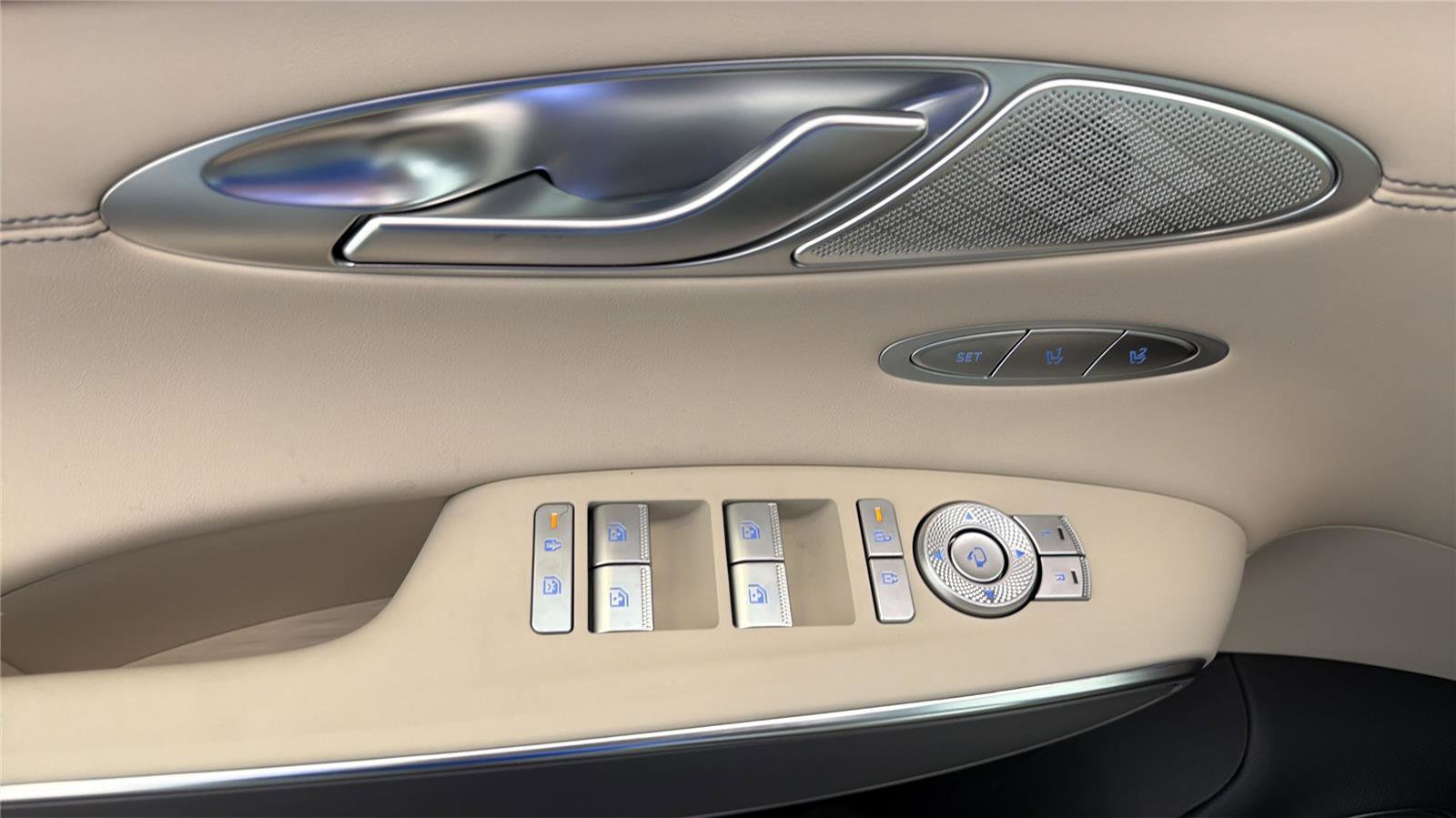New 2026 Genesis GV70 2.5T Select AWD/4WD image 22