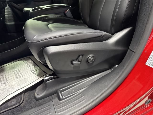 New 2026 Chrysler Pacifica Select AWD/4WD image 17