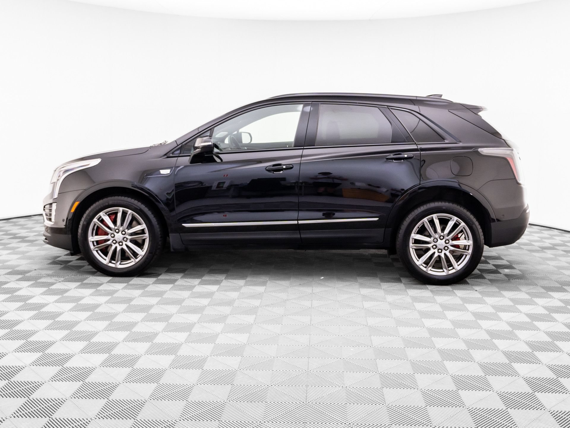 Certified 2026 Cadillac XT5 Sportv w/ LPO, Floor Liner Package AWD/4WD video 2