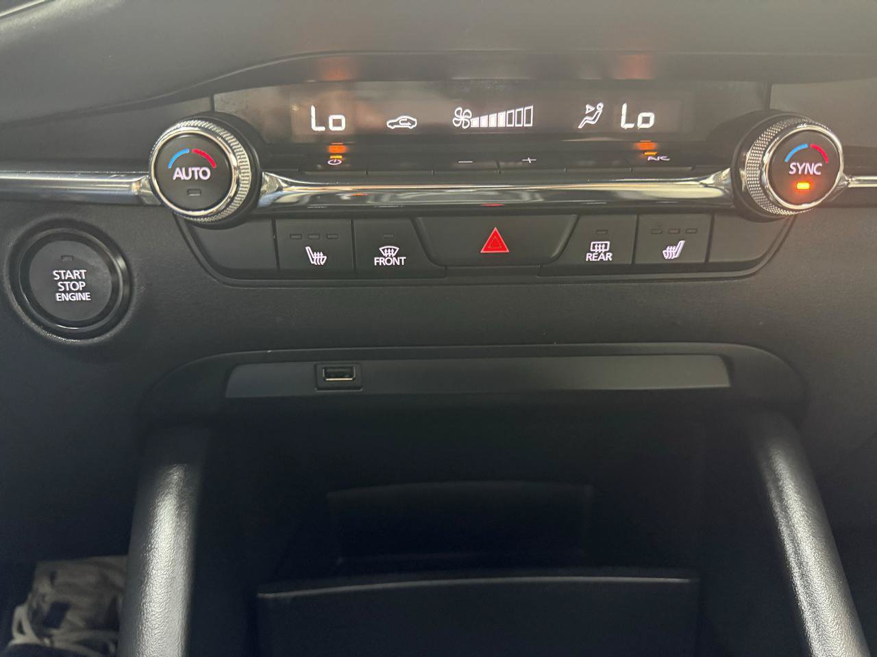 Used 2019 MAZDA MAZDA3 AWD Hatchback w/ Preferred Pkg image 19