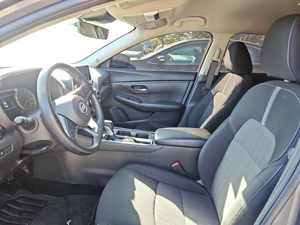 Used 2024 Nissan Sentra SV w/ Lighting Package image 6