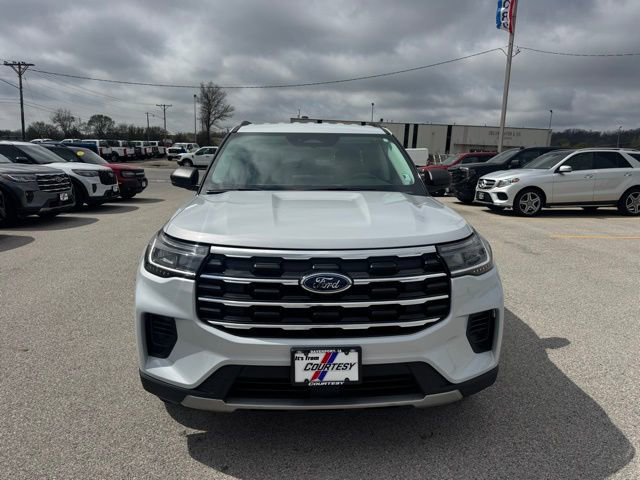 Used 2026 Ford Explorer Active AWD/4WD image 8