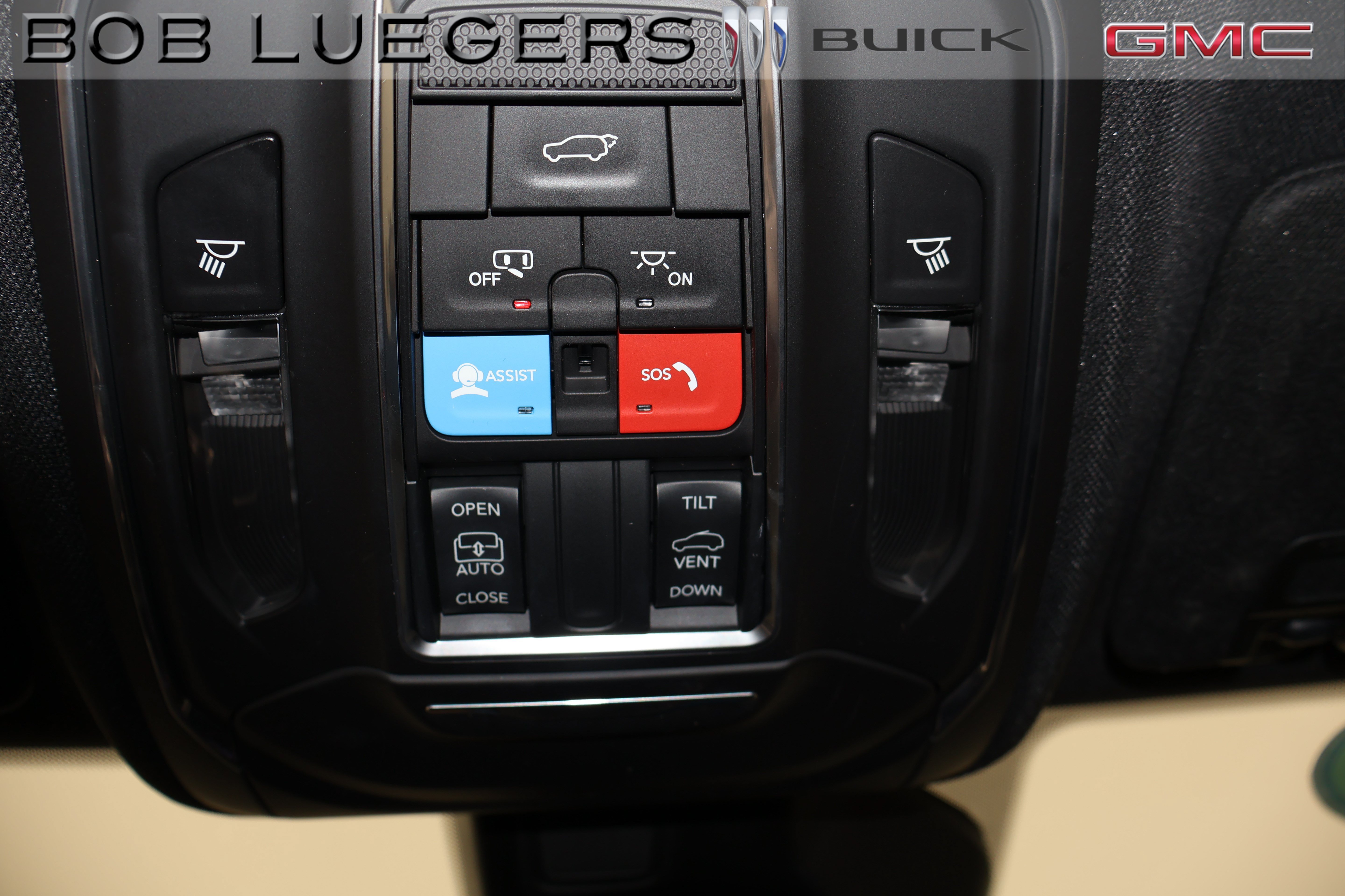 Used 2023 Jeep Grand Cherokee Altitude AWD/4WD image 29
