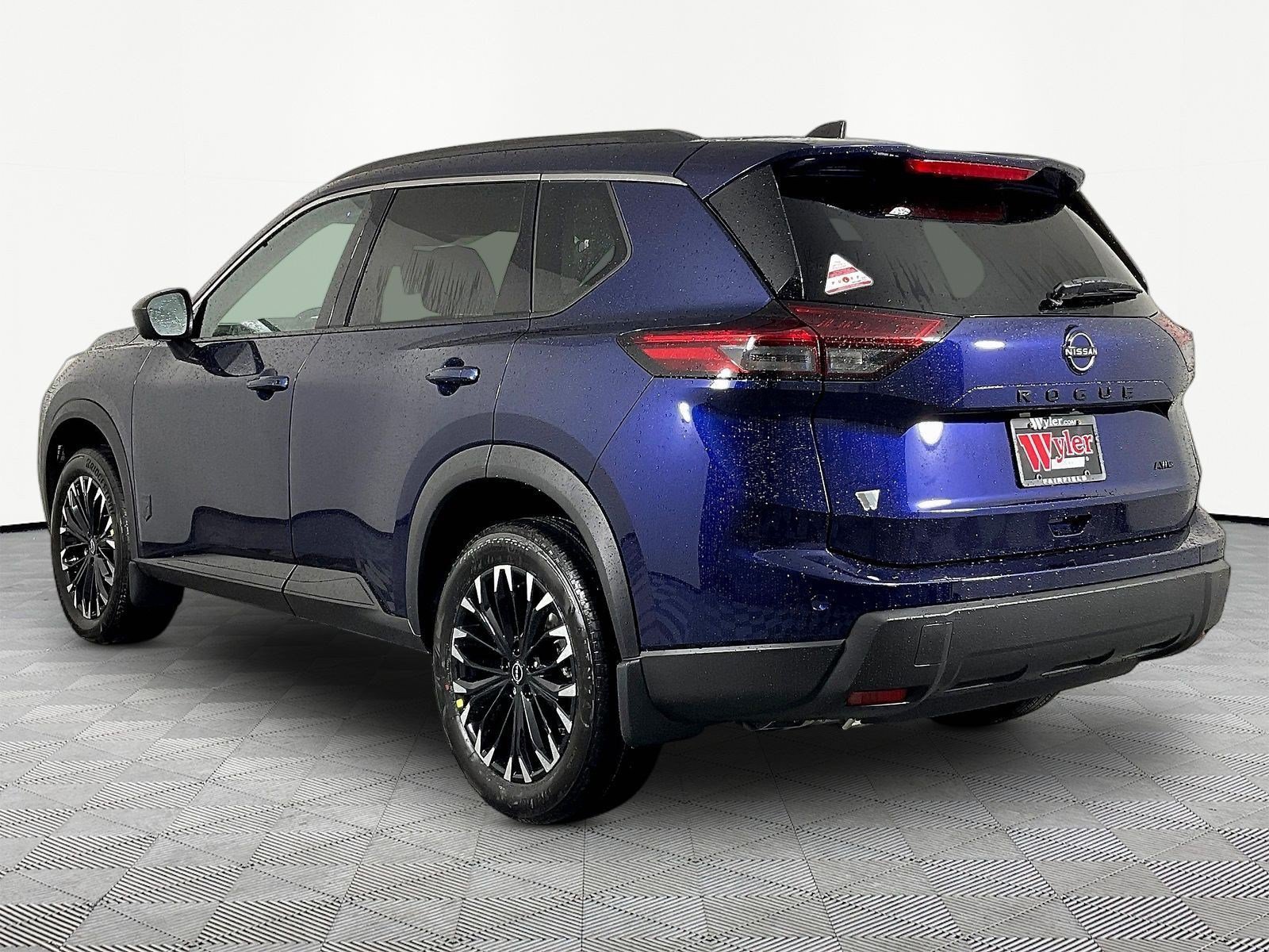 New 2026 Nissan Rogue Dark Armor AWD/4WD image 4