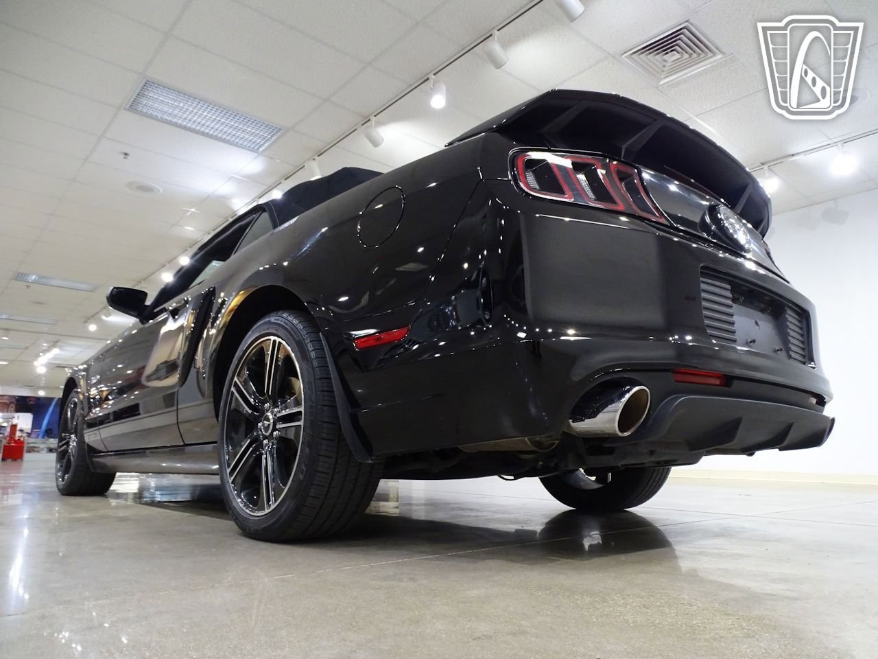 Used 2014 Ford Mustang GT Premium w/ Equipment Group 402A RWD image 11