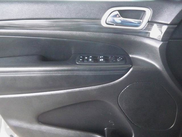 Used 2019 Jeep Grand Cherokee Altitude image 15