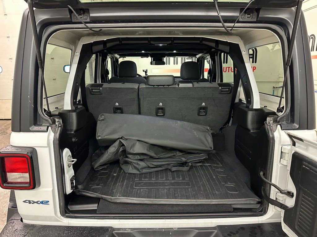 Used 2024 Jeep Wrangler Unlimited image 17