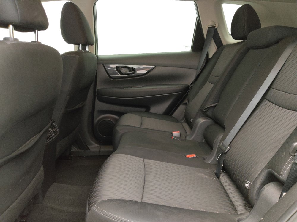 Used 2019 Nissan Rogue S image 18