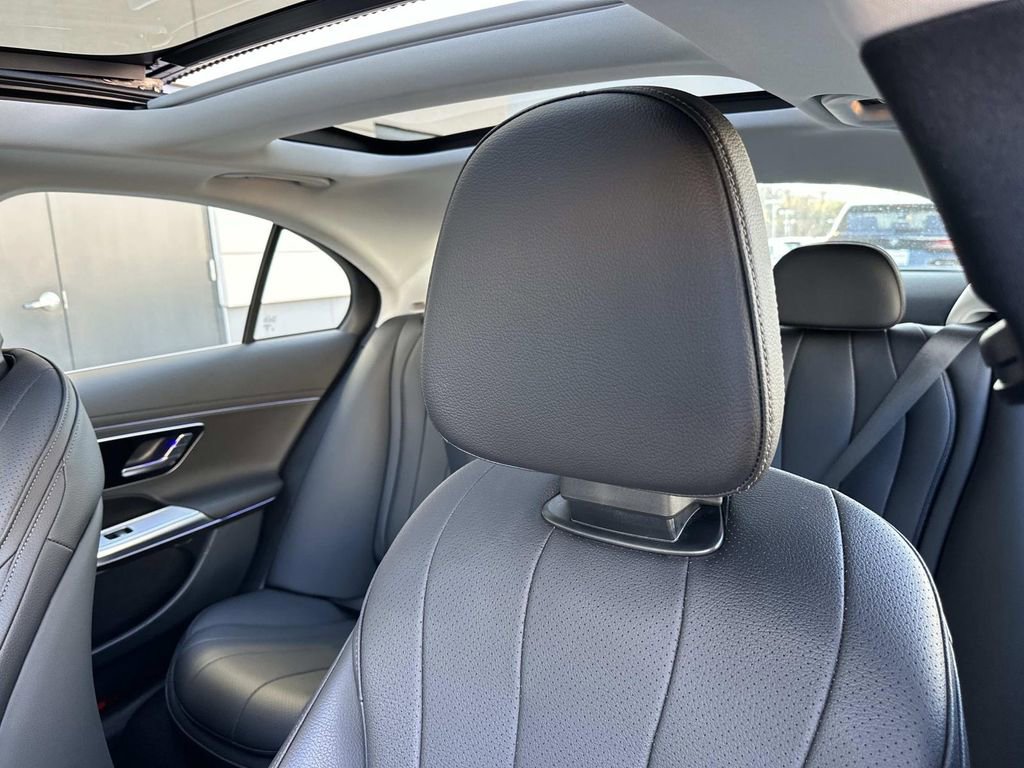Used 2025 Mercedes-Benz E 350 4MATIC Sedan image 28